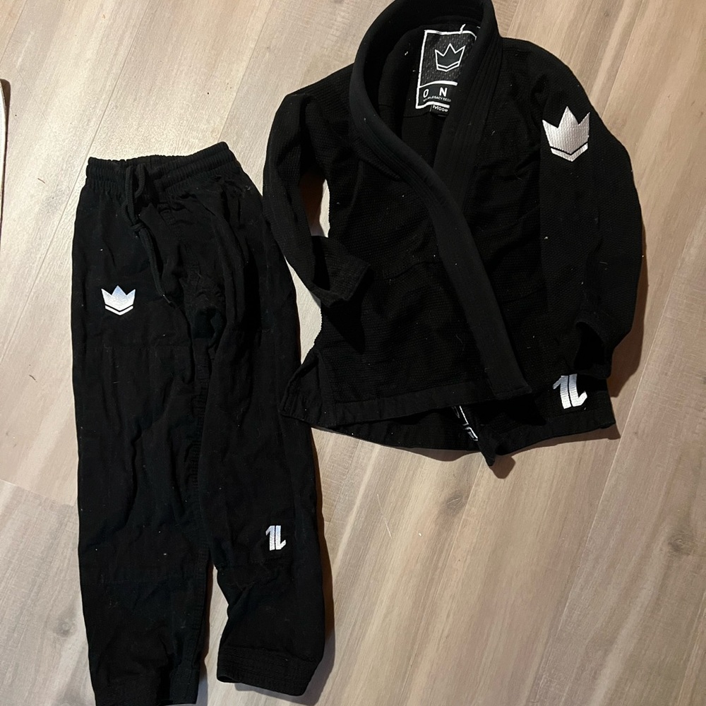 Kids karate/jujitsu outfit (Gi)